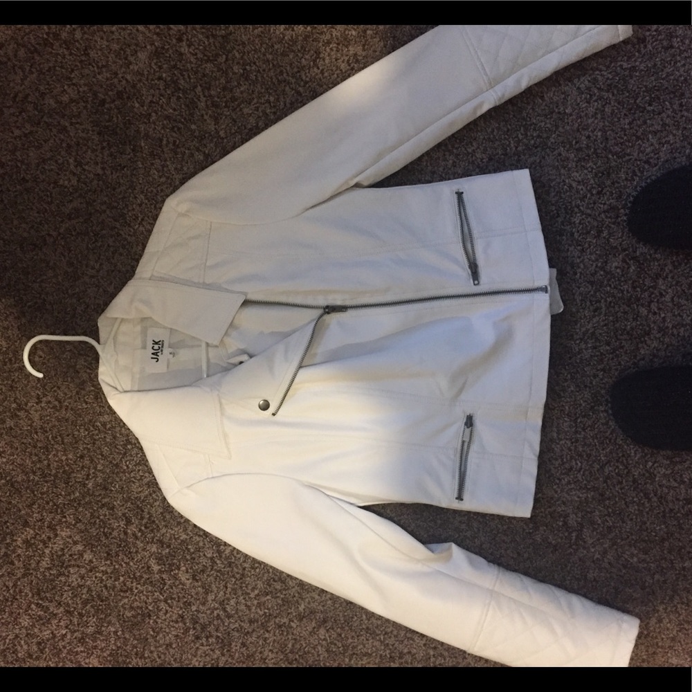 Worn probably 3 times. Beautiful jacket!!